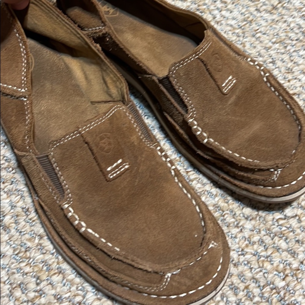 Ariat cruisers 8b
